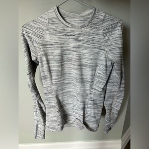 Lululemon long sleeve stretchy workout shirt